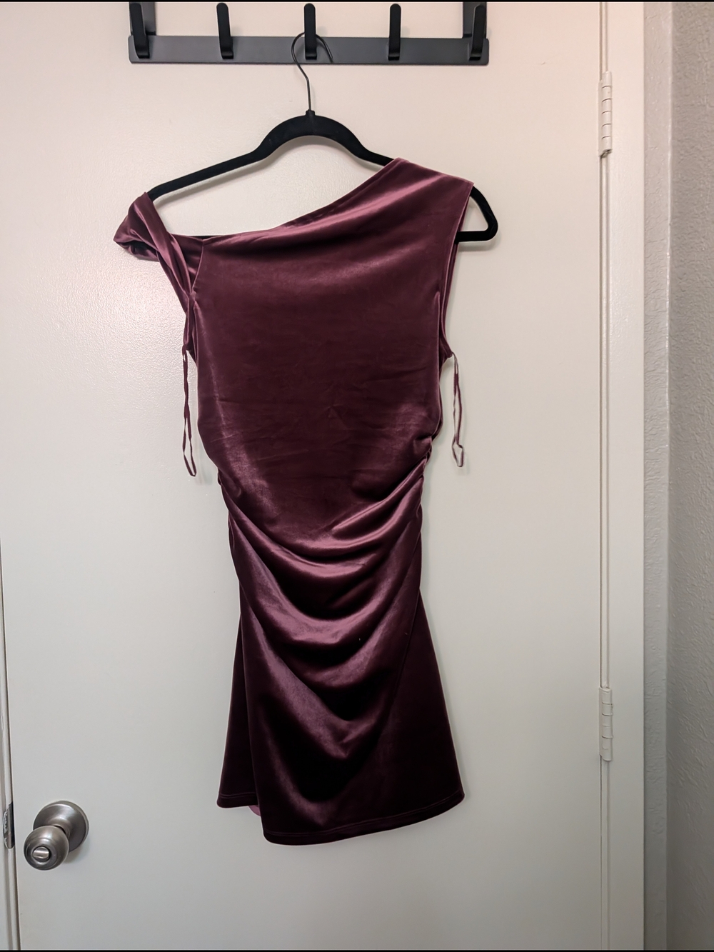 Abercrombie & Fitch One-Shoulder Velvet Dress in Plum Sz XSP NWT